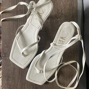 White ZARA leather low heels kitten heels strappy